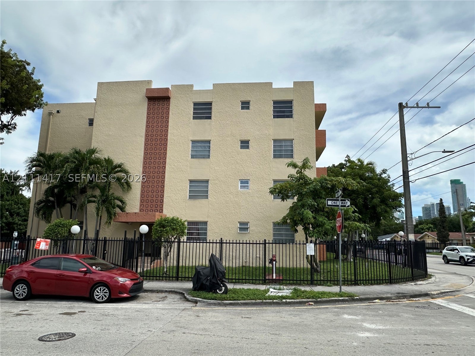 677 SW 9th Ave