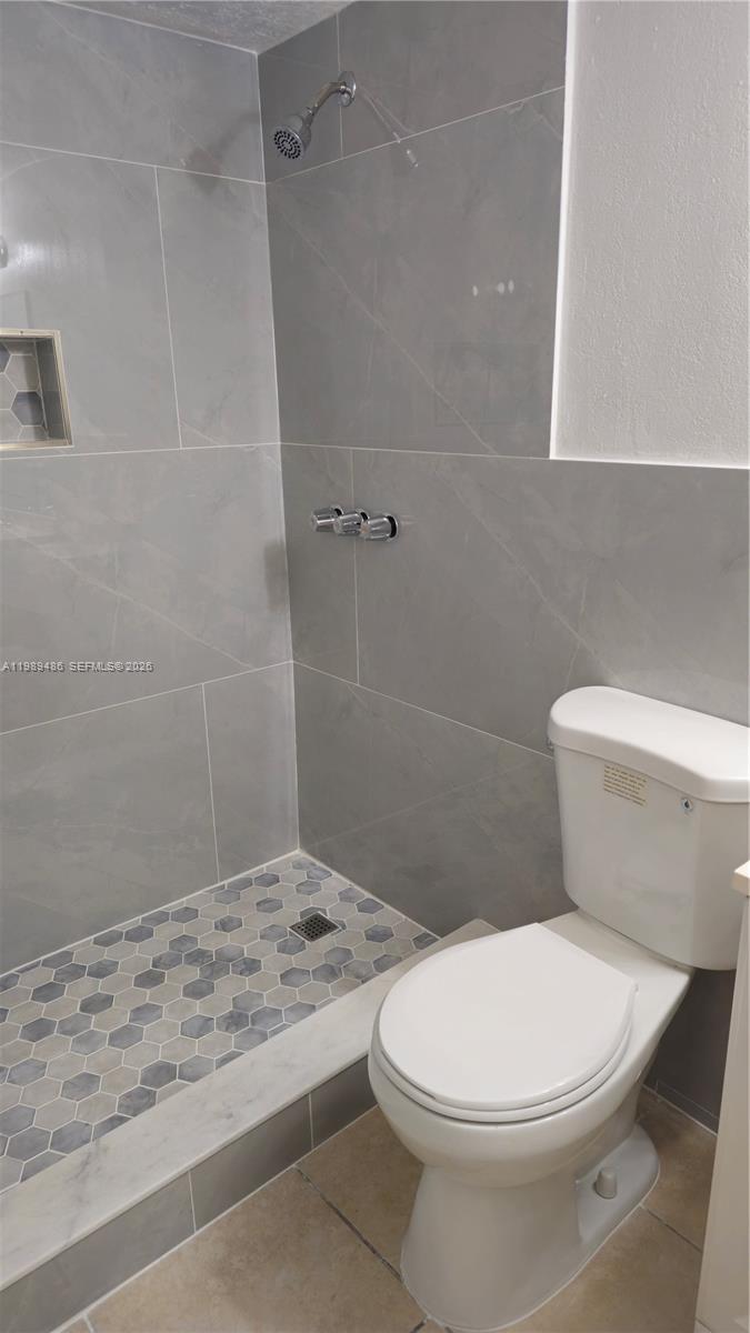 YOLANDA VILLAS CONDO - Residential Lease