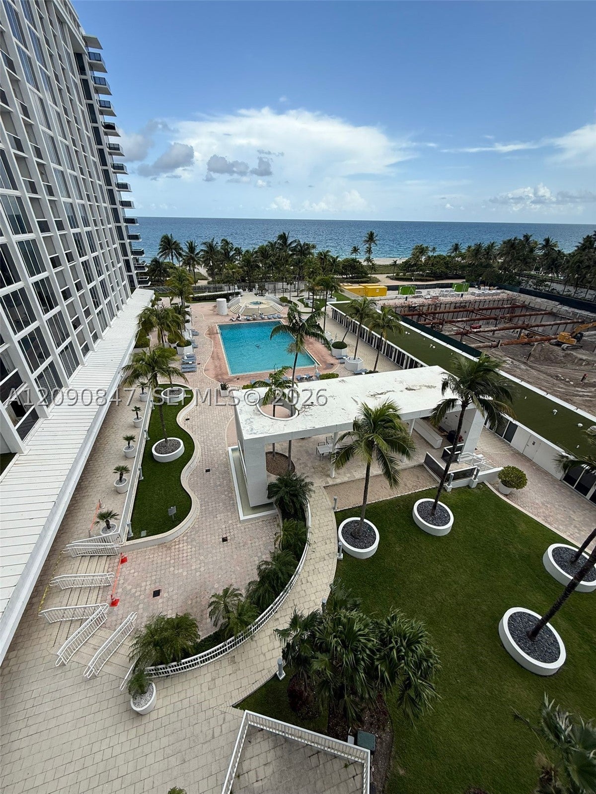 10275 Collins Ave 619