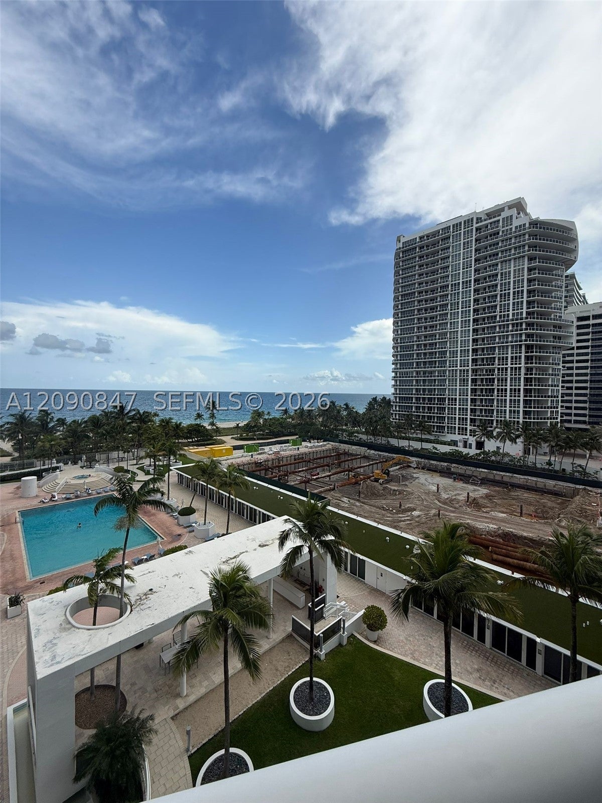10275 Collins Ave 619