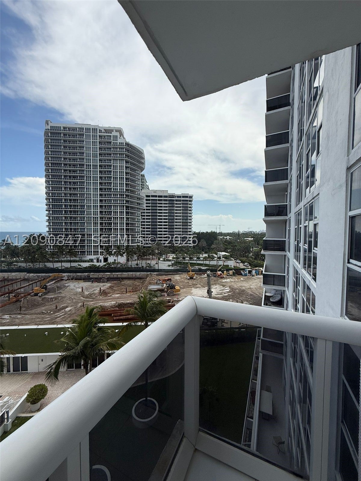 10275 Collins Ave 619