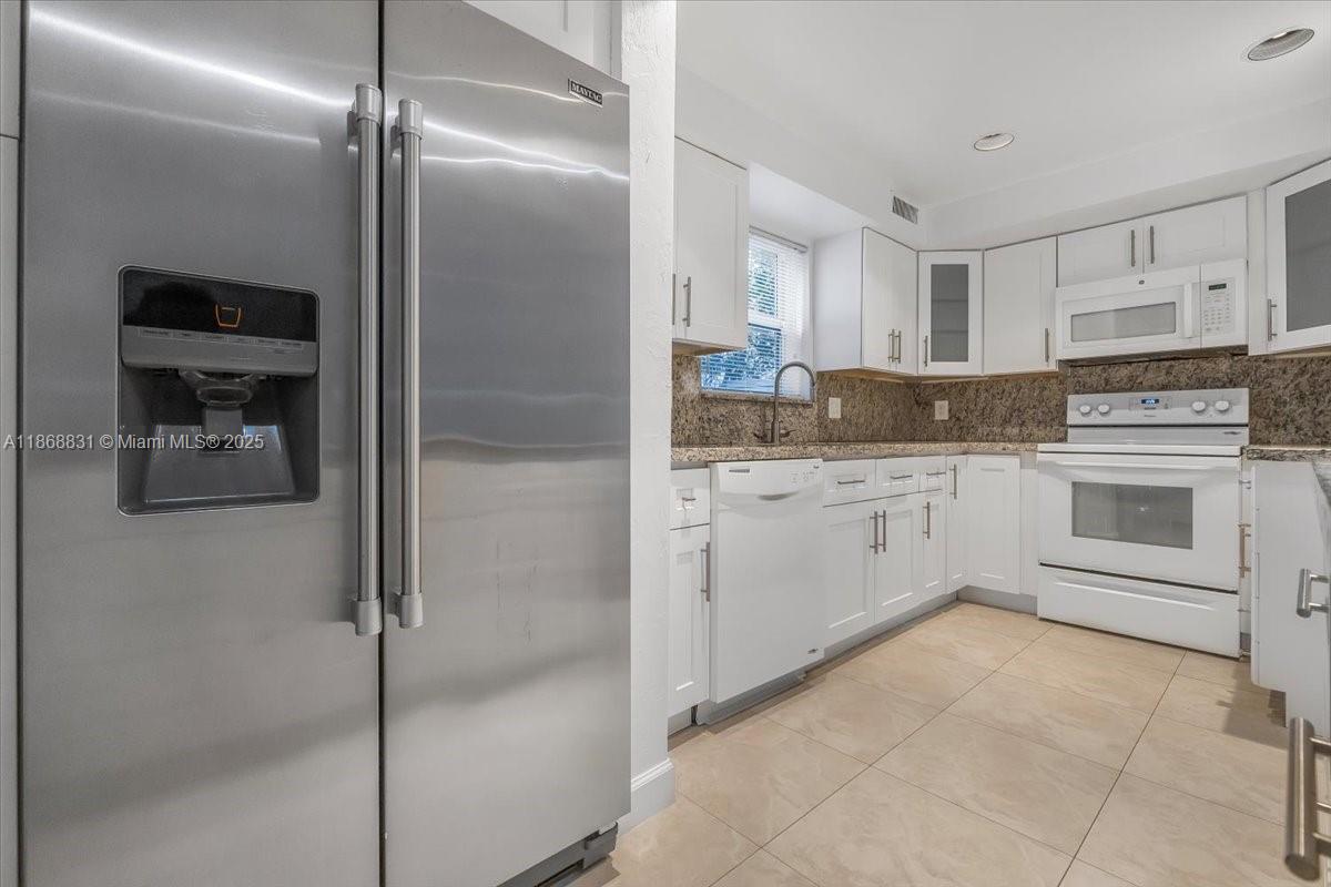 VICTORIA PARK CORR AMEN P - Residential Lease