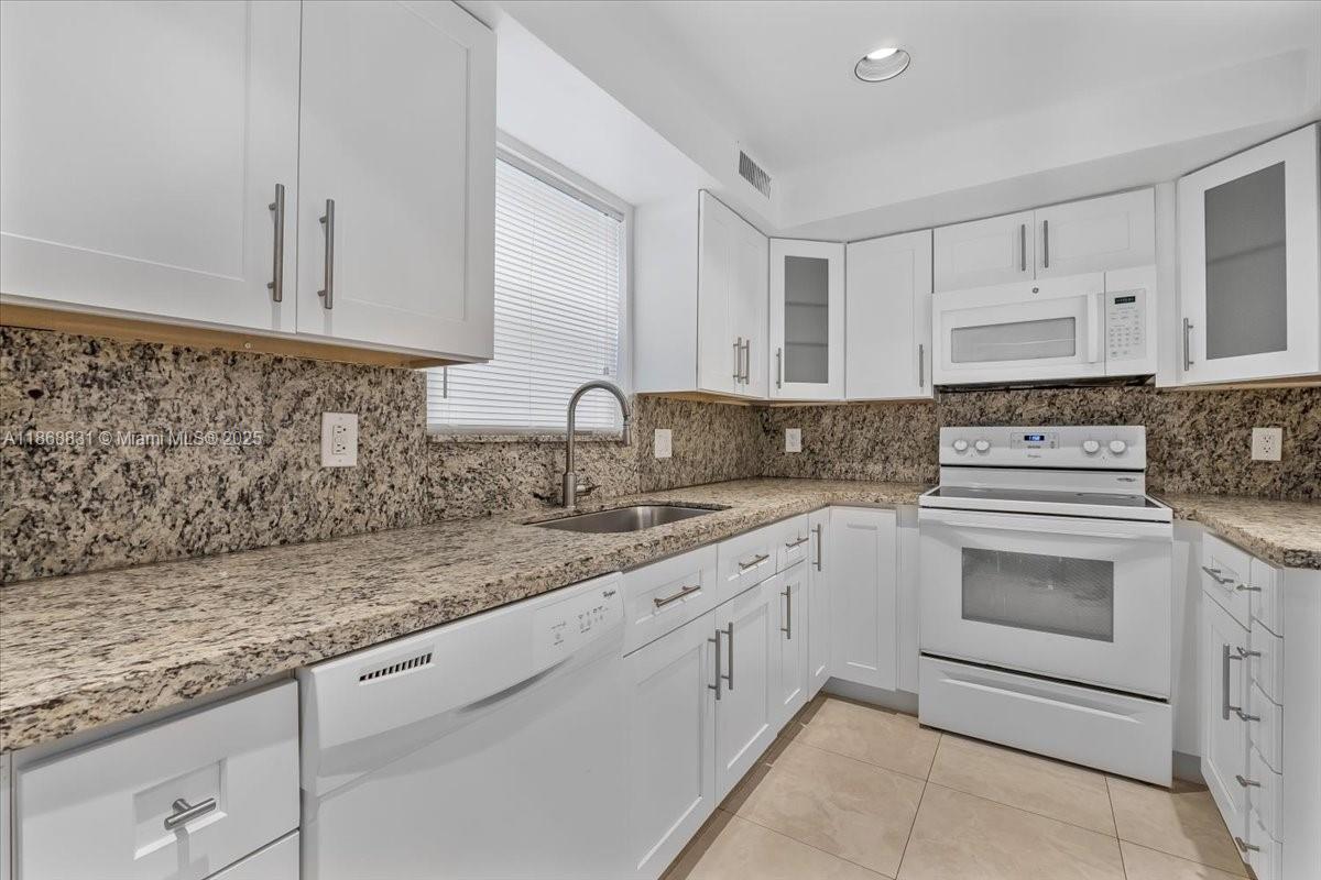 VICTORIA PARK CORR AMEN P - Residential Lease