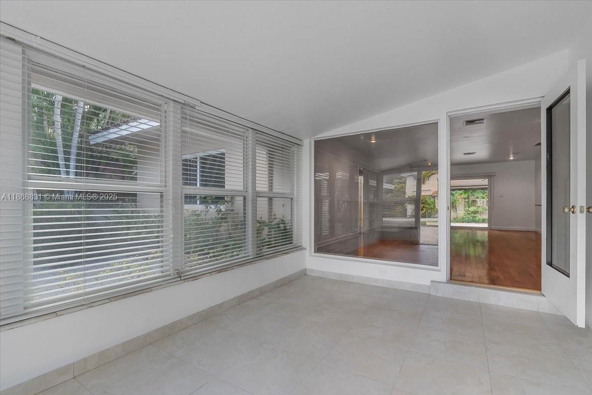 VICTORIA PARK CORR AMEN P - Residential Lease