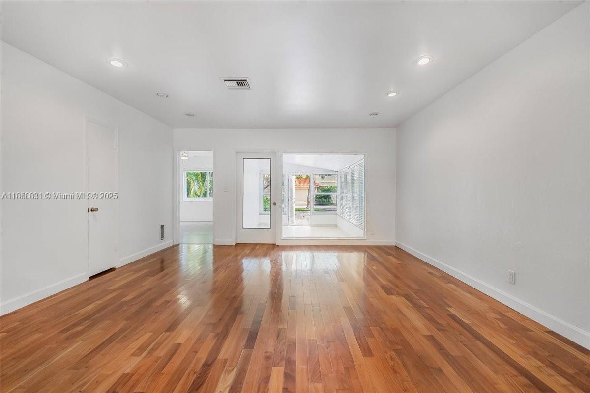 VICTORIA PARK CORR AMEN P - Residential Lease