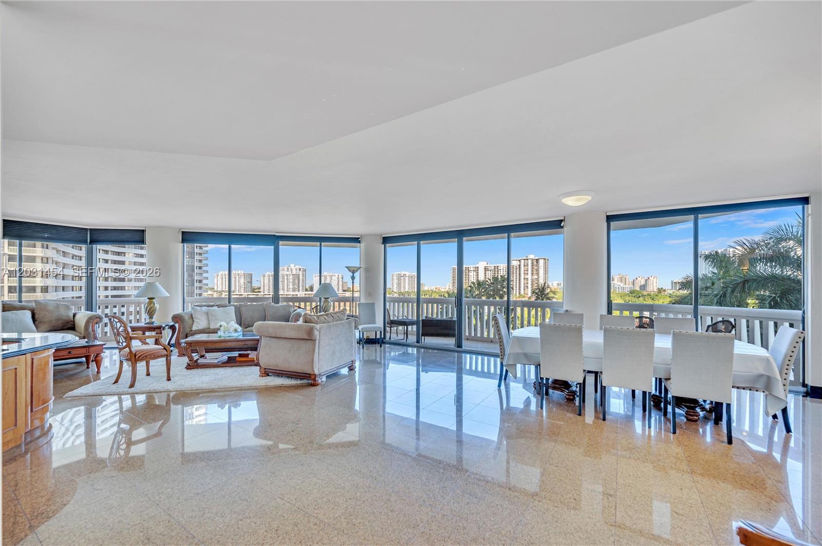 2000 Island Blvd 806