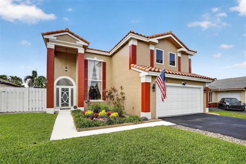 Photo of 14630 Cedar Creek Pl, Davie, FL 33325 (MLS # A12015517)