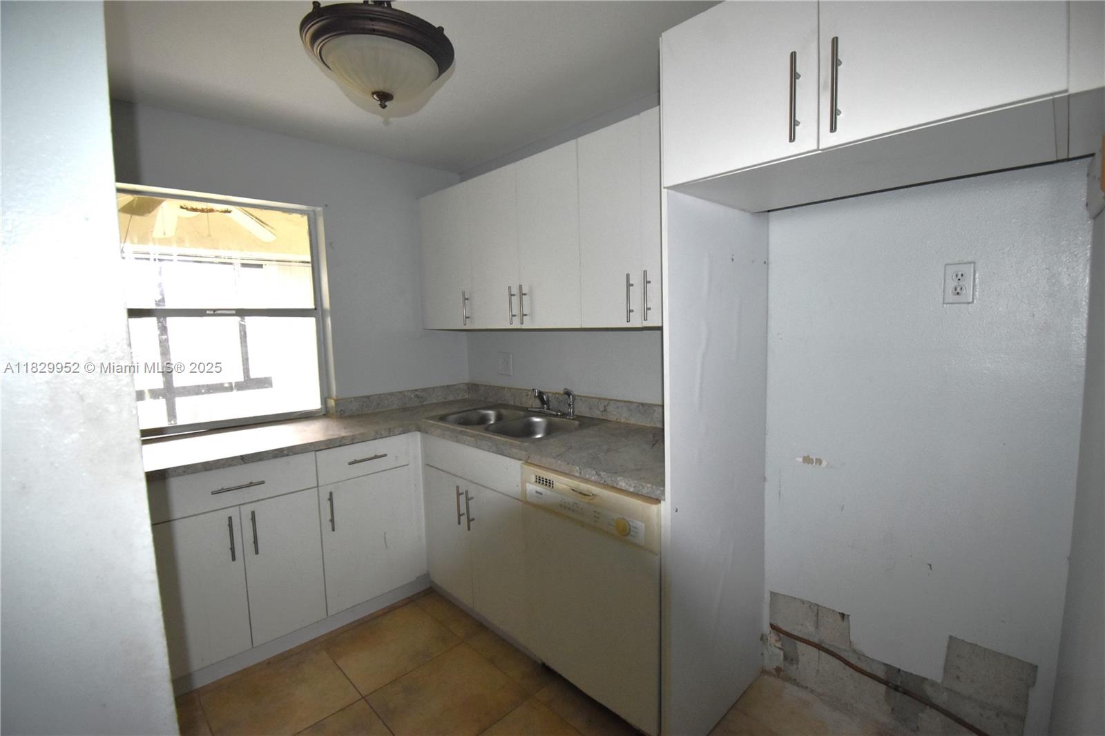 4231 NW 19th St 256, Lauderhill, FL, 33313/$89,900 3 4231 NW 19th St 256