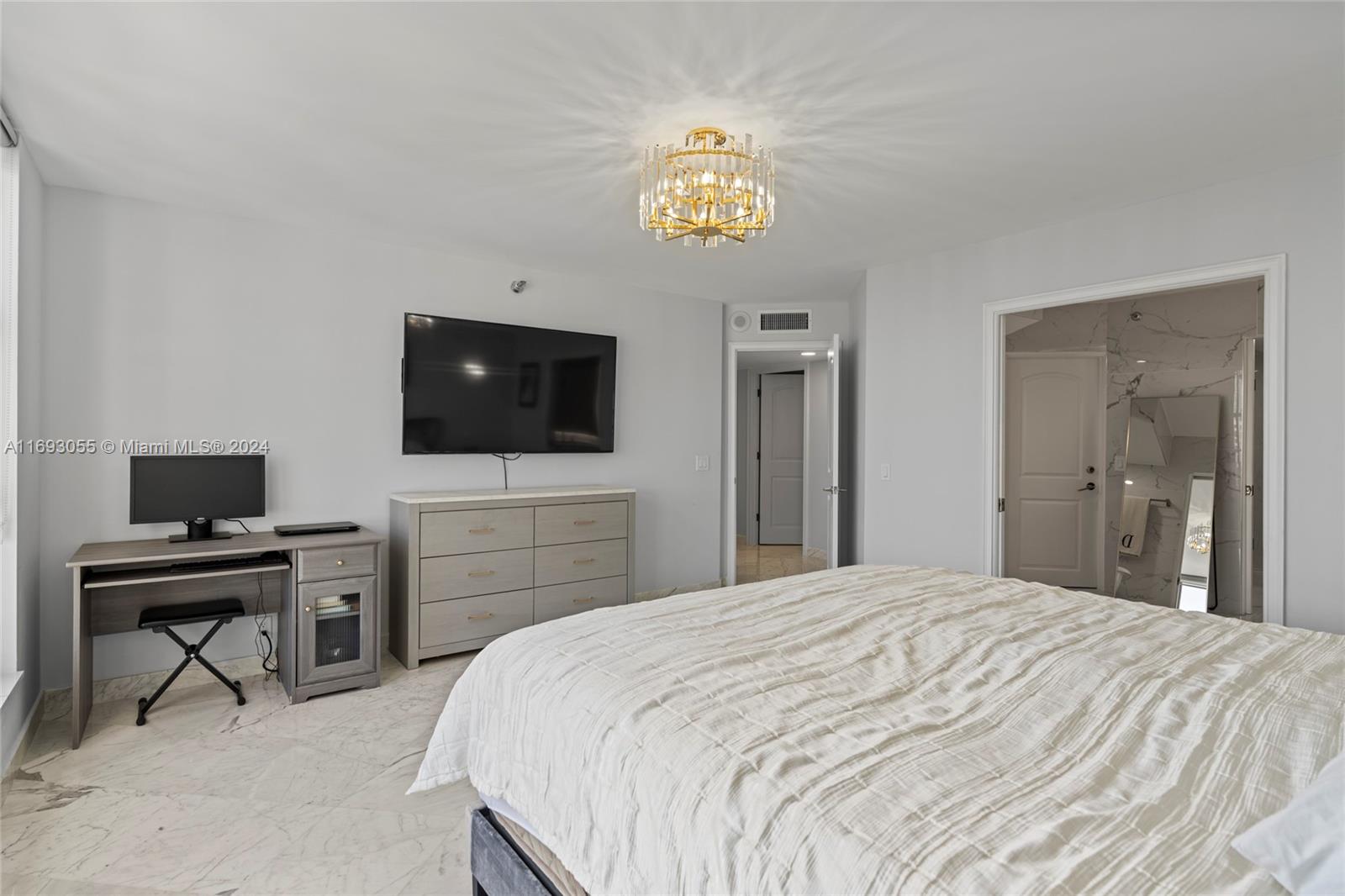 MYSTIC POINTE TOWER 400 C - Residential