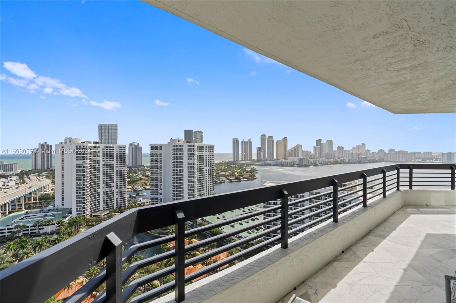 MYSTIC POINTE TOWER 400 C - Residential
