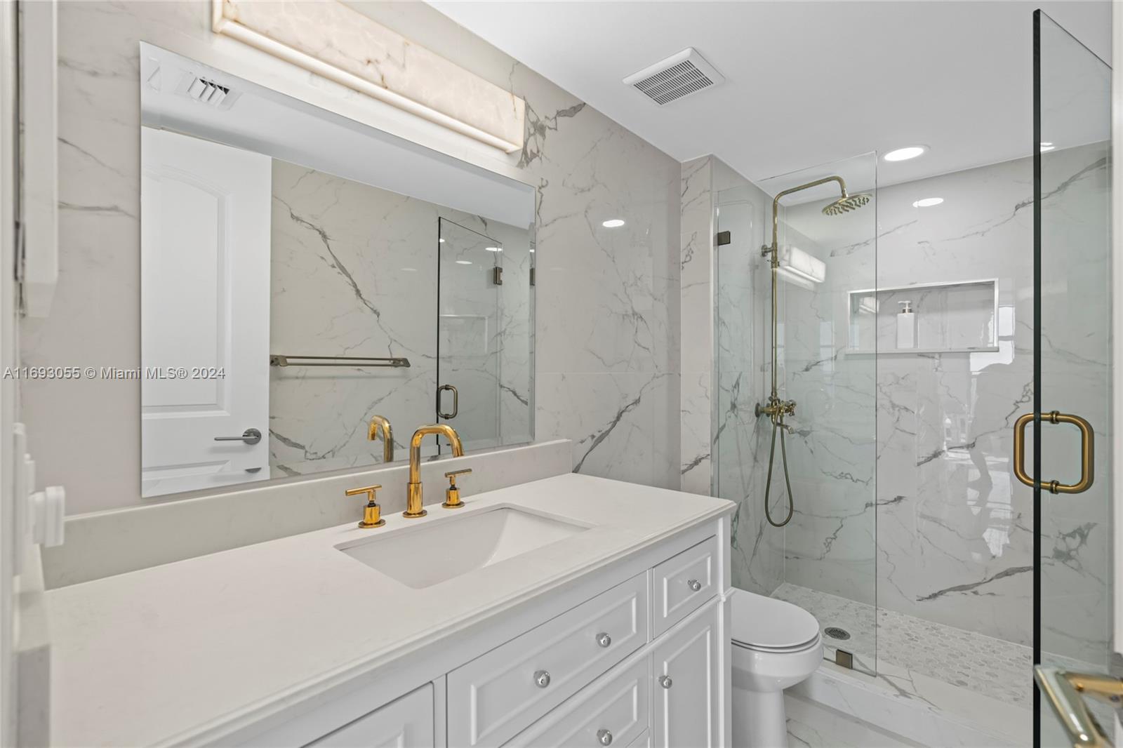 MYSTIC POINTE TOWER 400 C - Residential