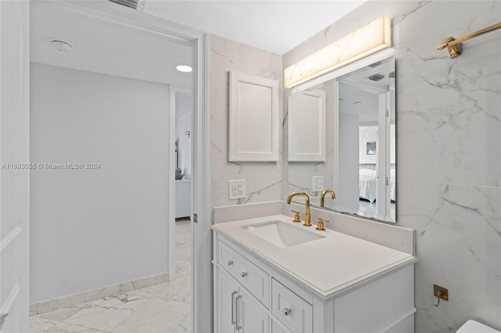 MYSTIC POINTE TOWER 400 C - Residential