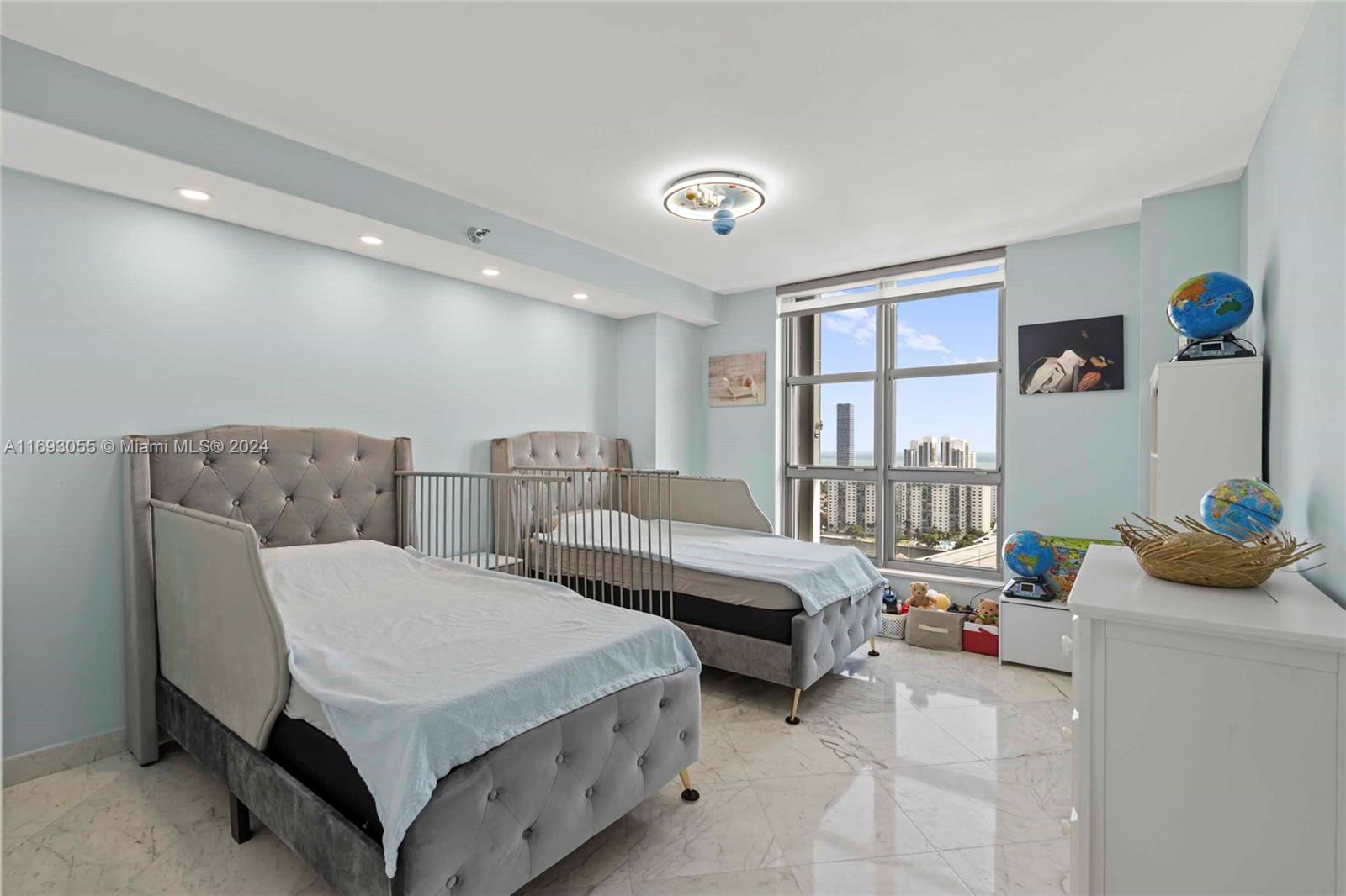 MYSTIC POINTE TOWER 400 C - Residential