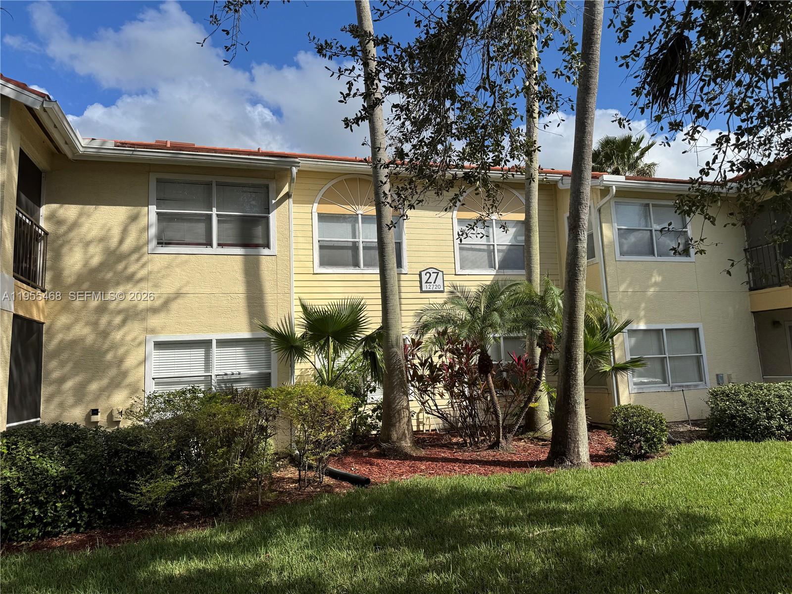 VENETIAN PALMS - Residential