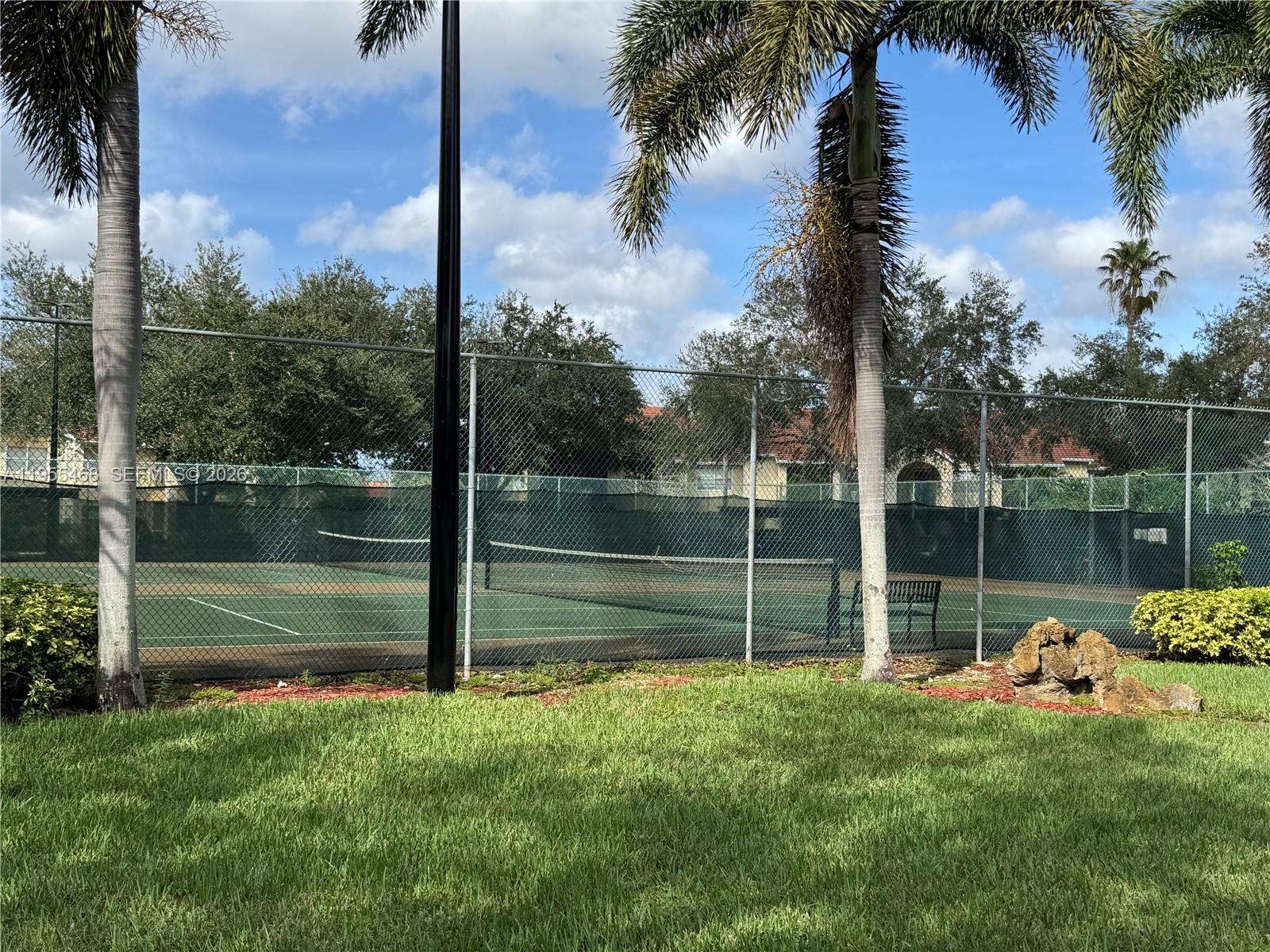 VENETIAN PALMS - Residential