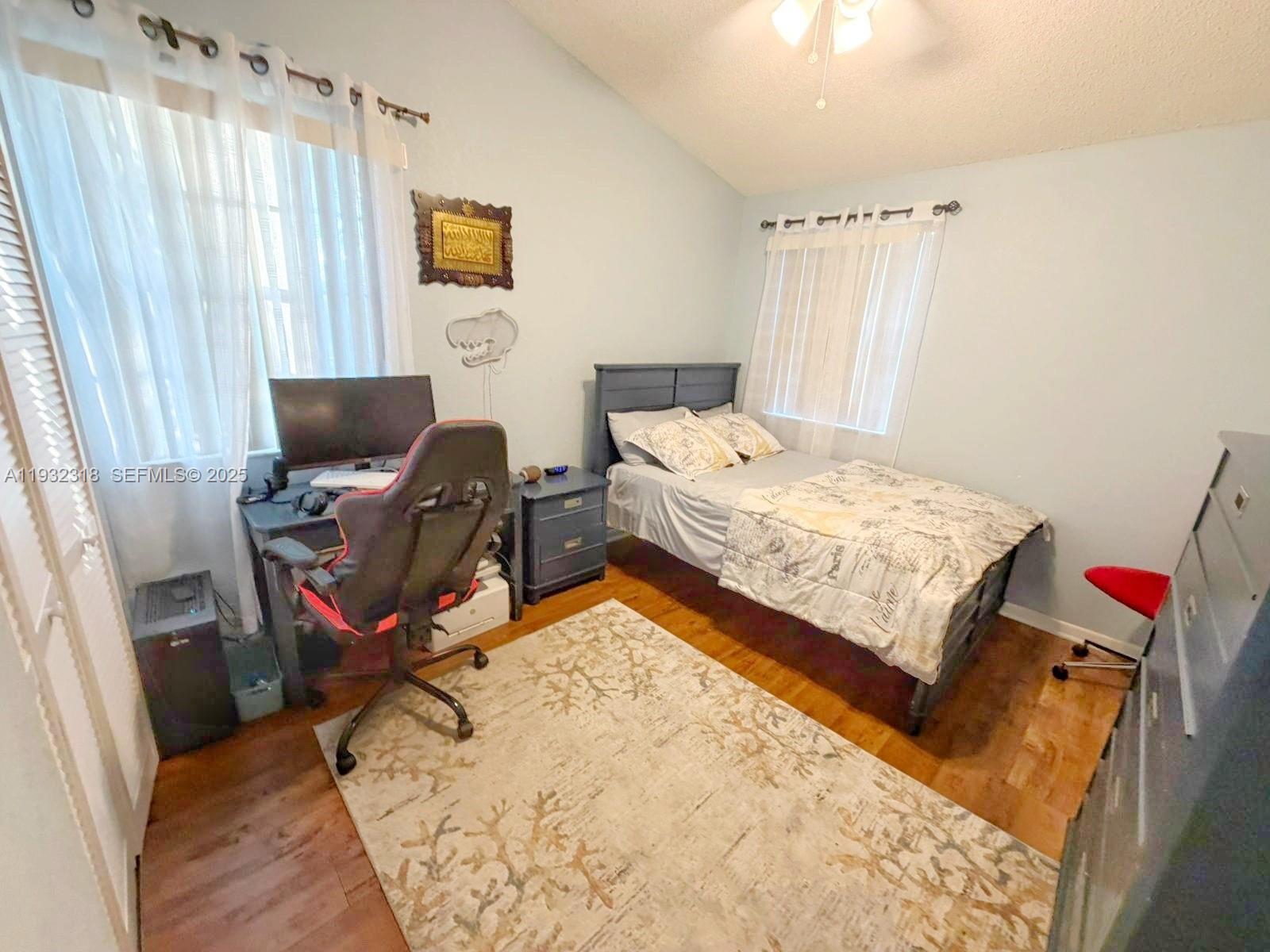 PEMBROKE POINTE - Residential