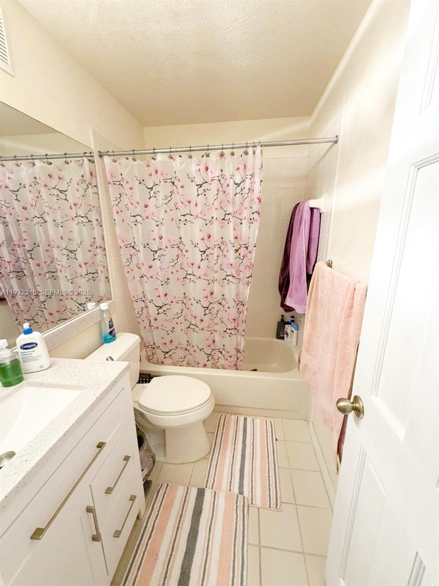 PEMBROKE POINTE - Residential