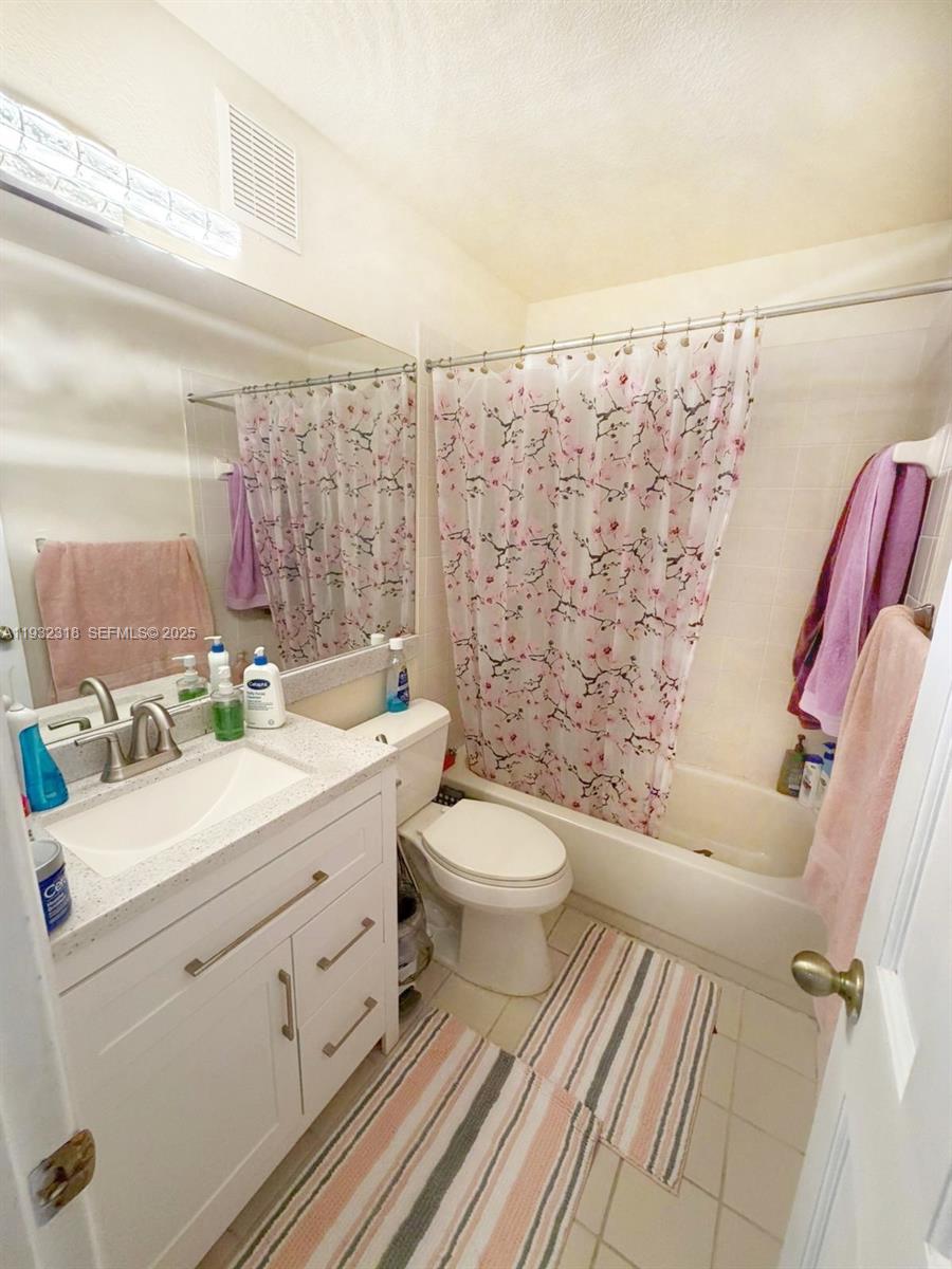 PEMBROKE POINTE - Residential