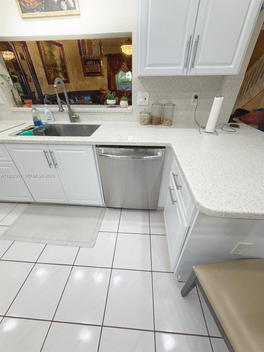 PEMBROKE POINTE - Residential