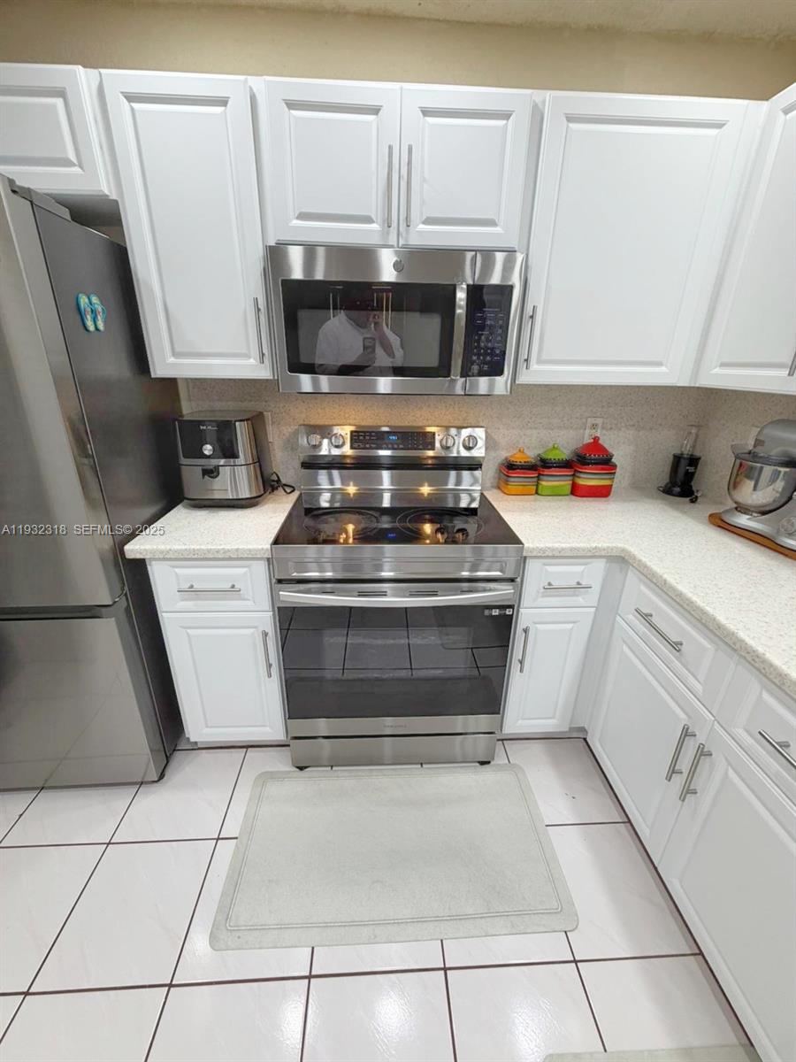 PEMBROKE POINTE - Residential