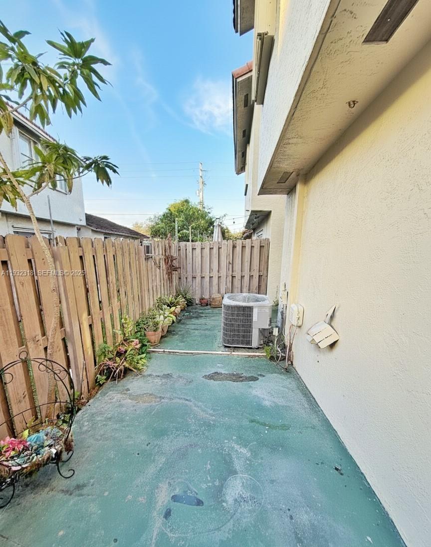 PEMBROKE POINTE - Residential