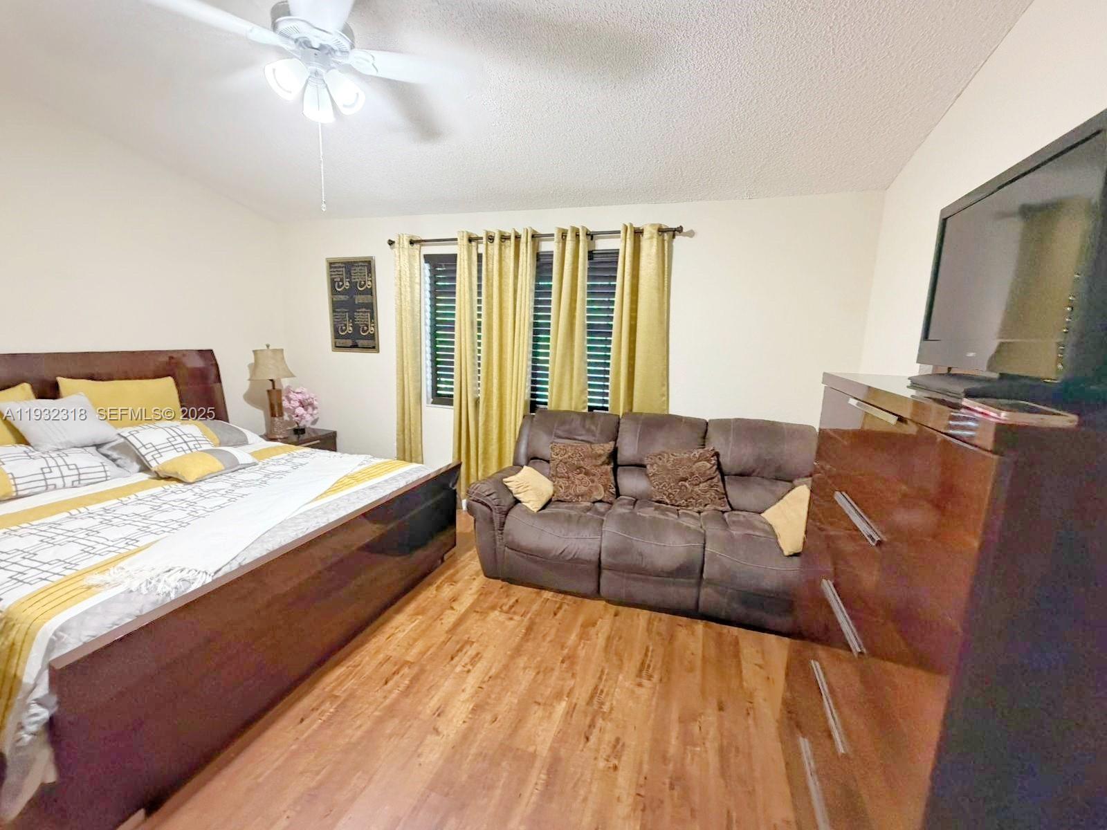 PEMBROKE POINTE - Residential