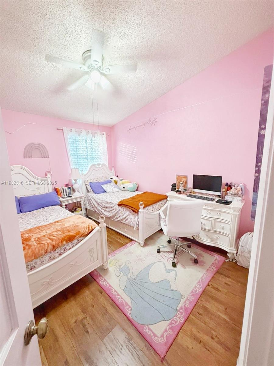 PEMBROKE POINTE - Residential