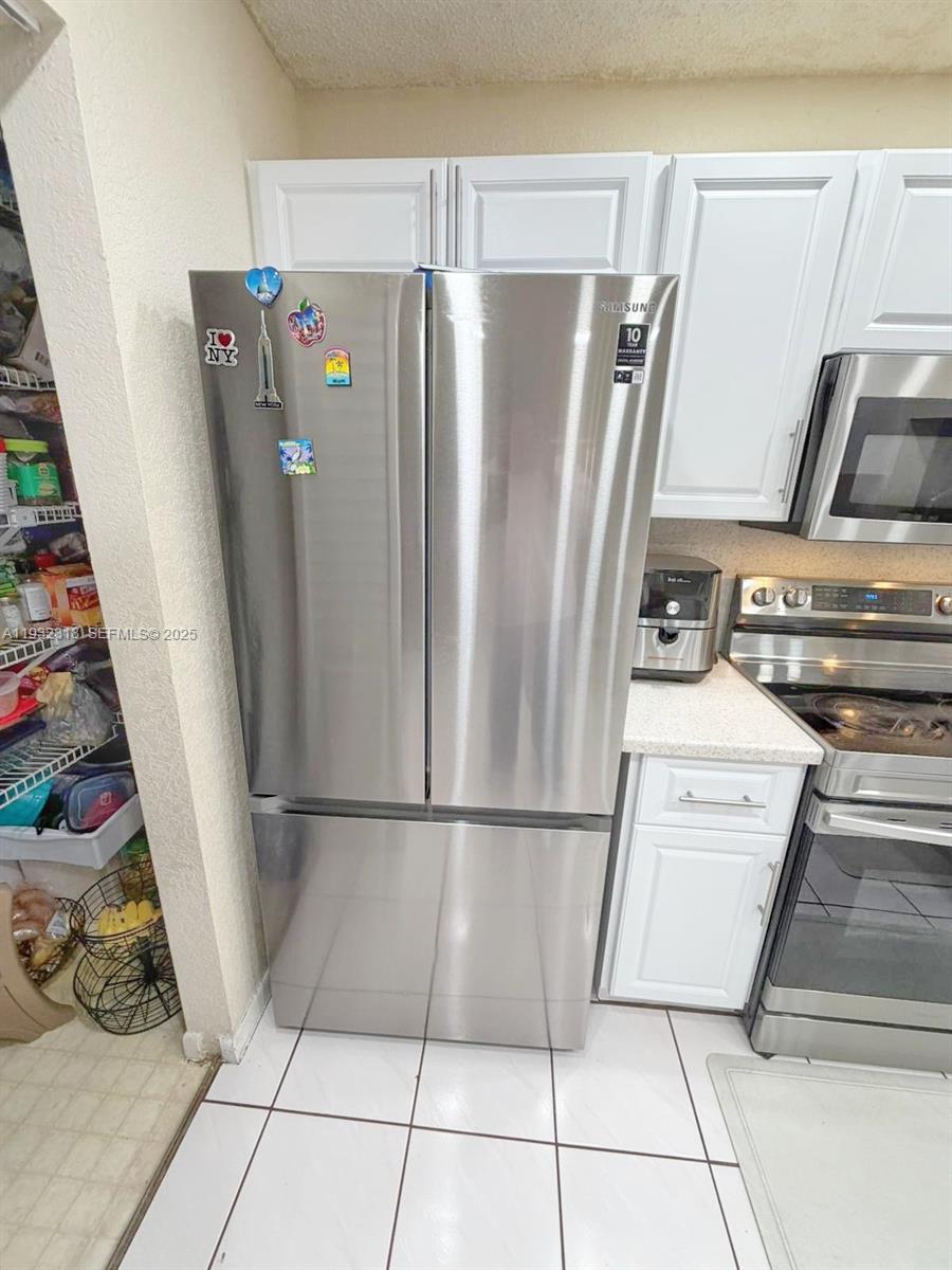 PEMBROKE POINTE - Residential