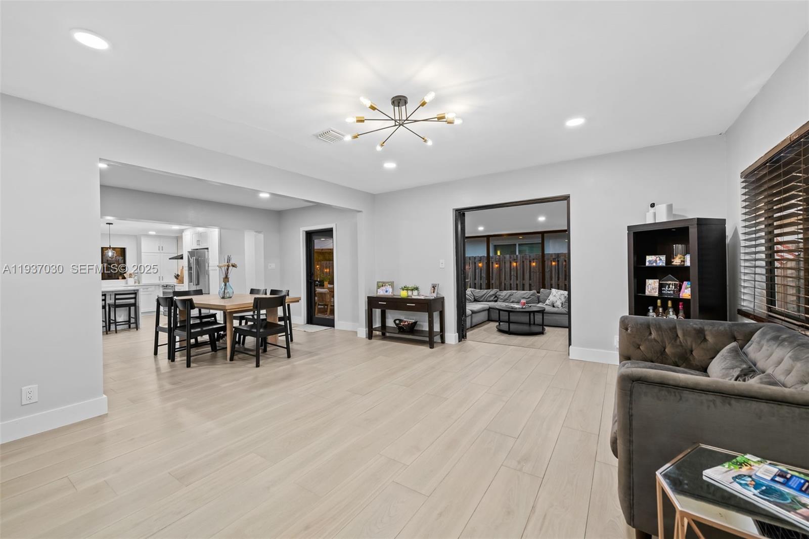 ROBERTSON PARK - Residential