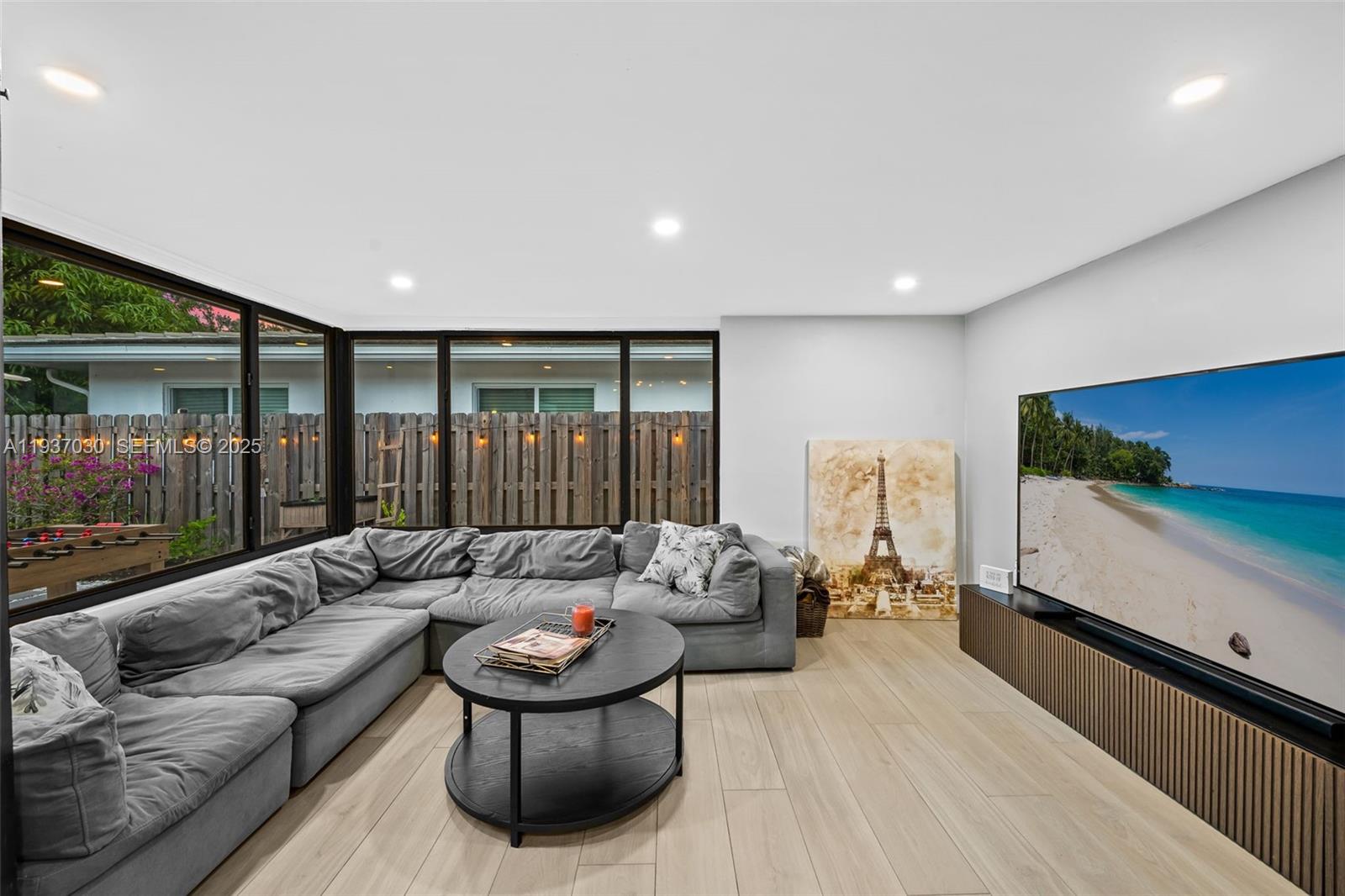 ROBERTSON PARK - Residential