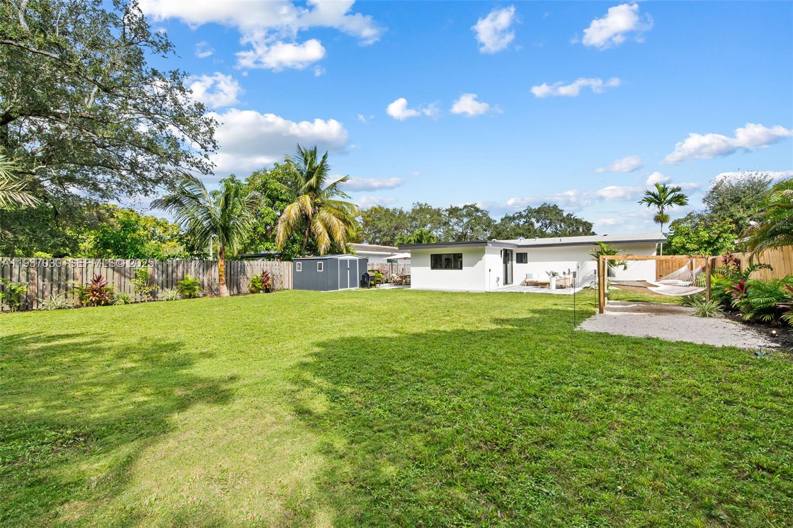 ROBERTSON PARK - Residential