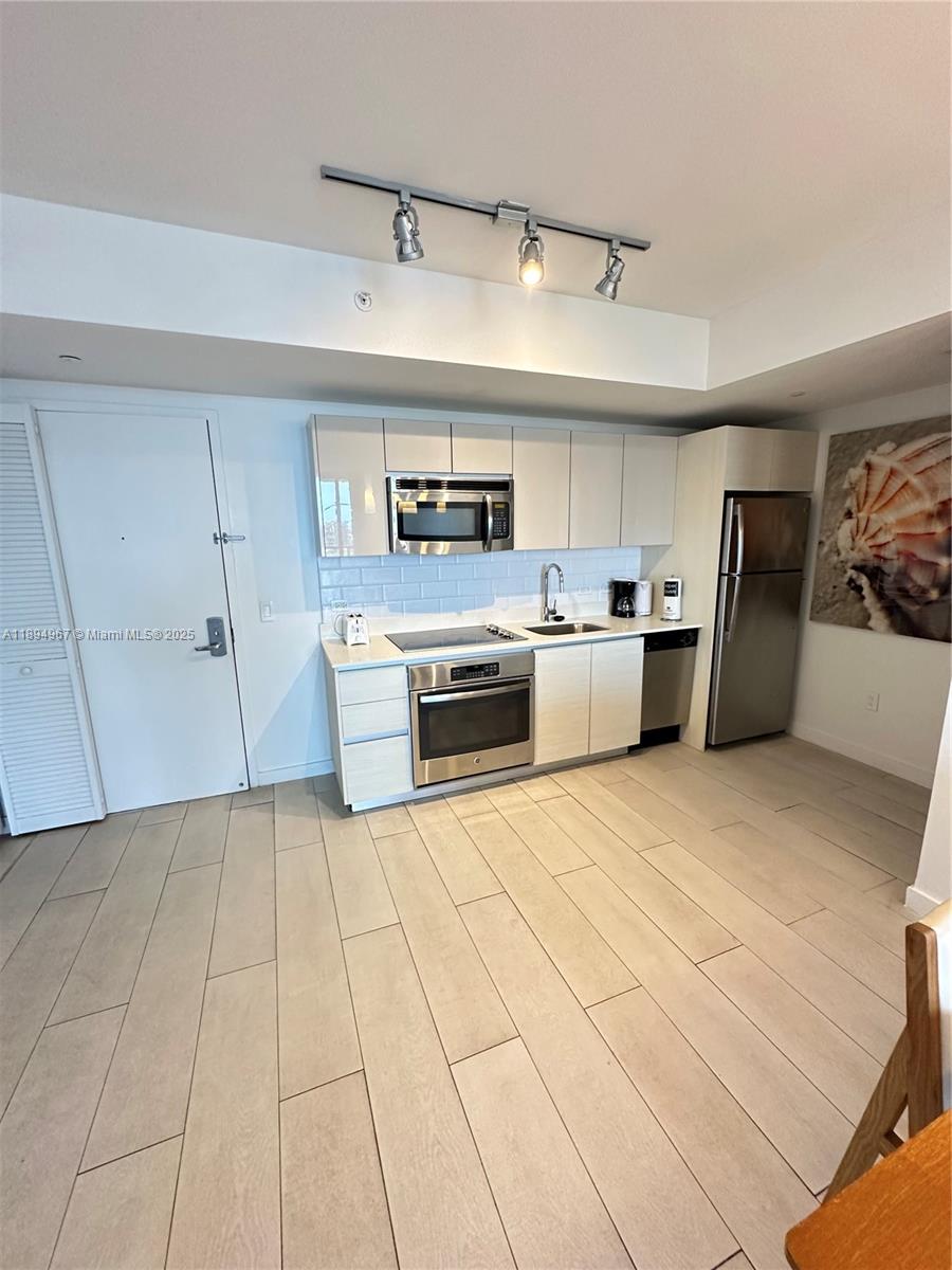 BEACHWALK CONDOMINIUM - Residential