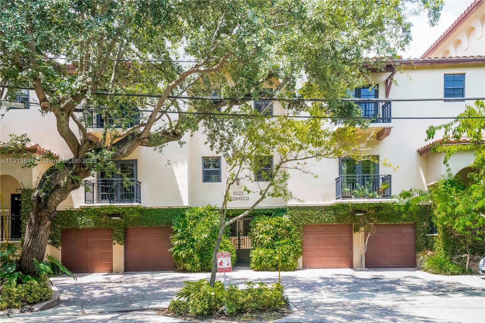 VILLAGIO IN THE GROVE - Residential Lease