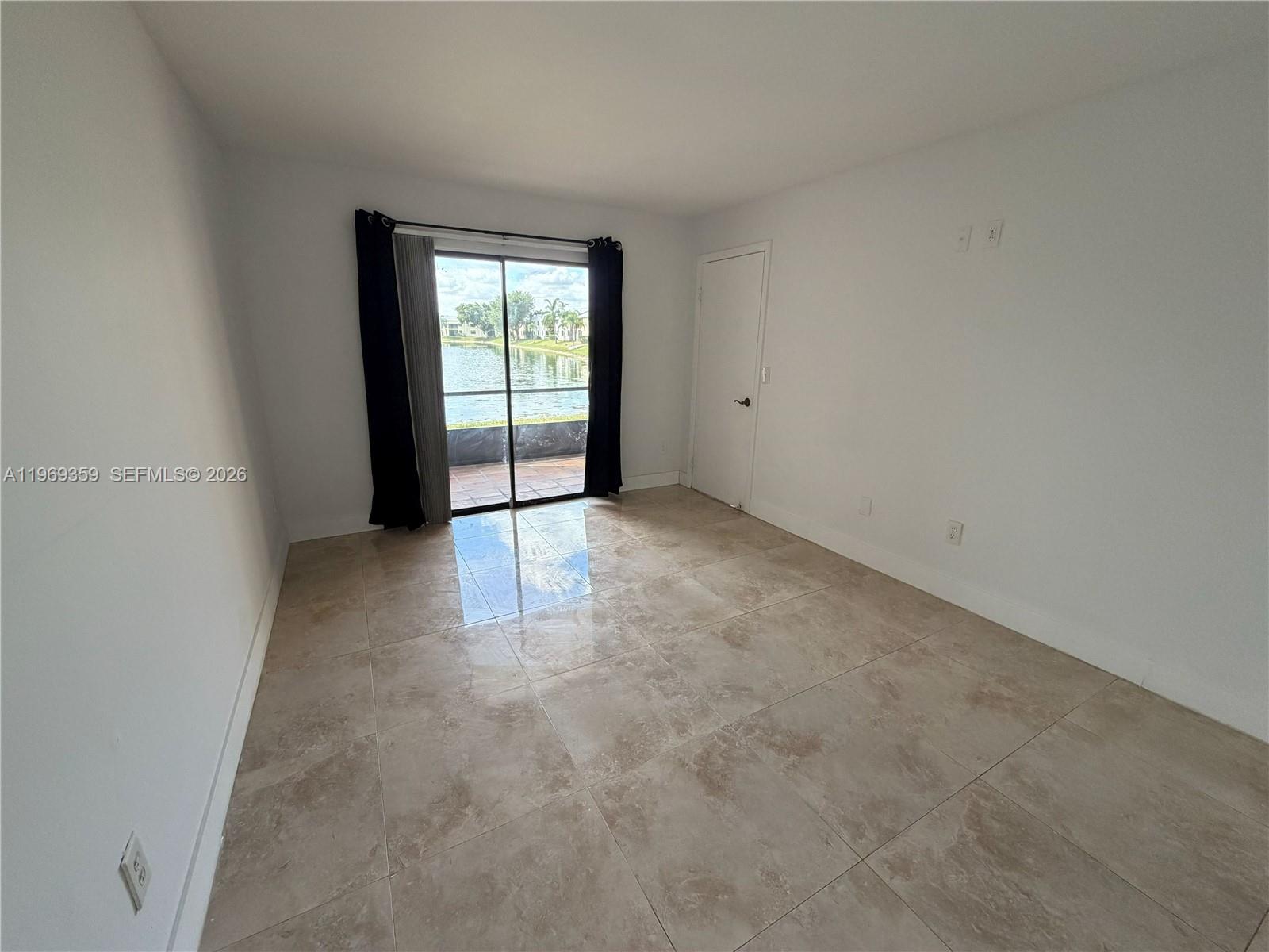 LAKESHORE CONDO #2 - Residential