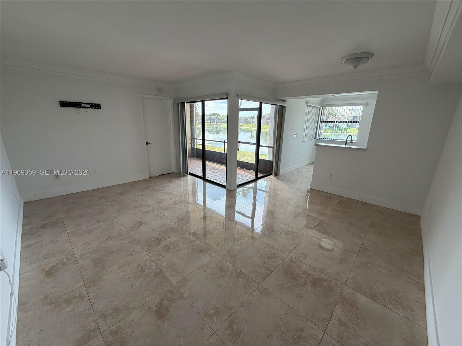 LAKESHORE CONDO #2 - Residential