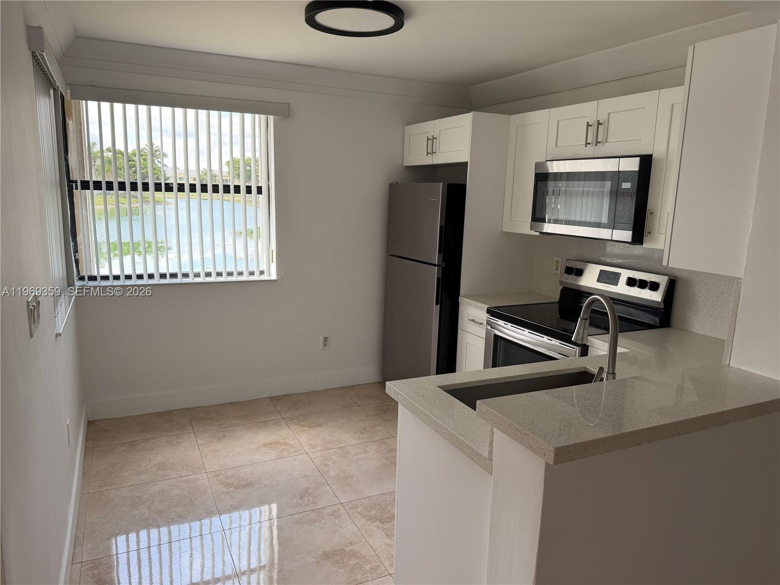 LAKESHORE CONDO #2 - Residential