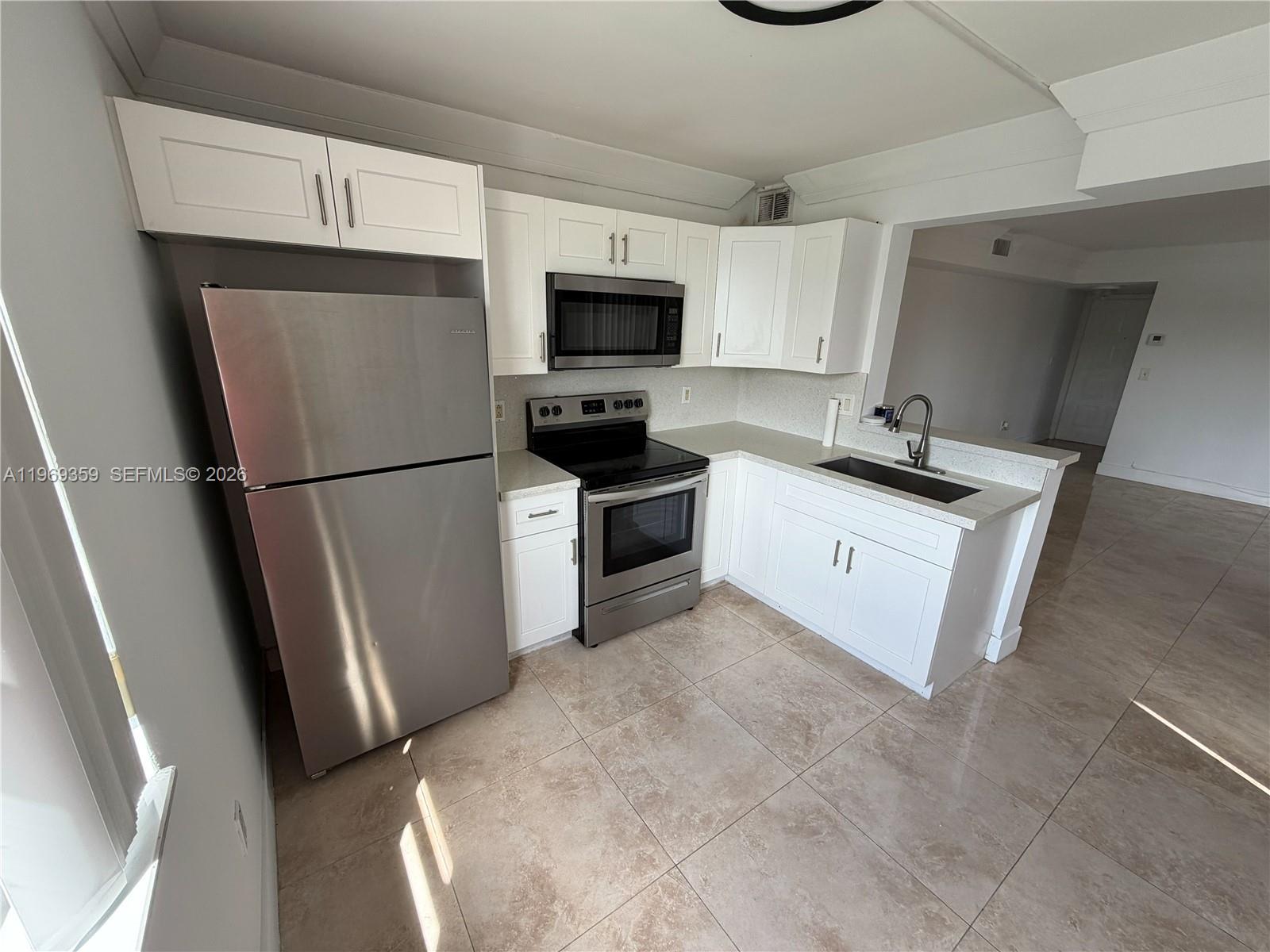 LAKESHORE CONDO #2 - Residential