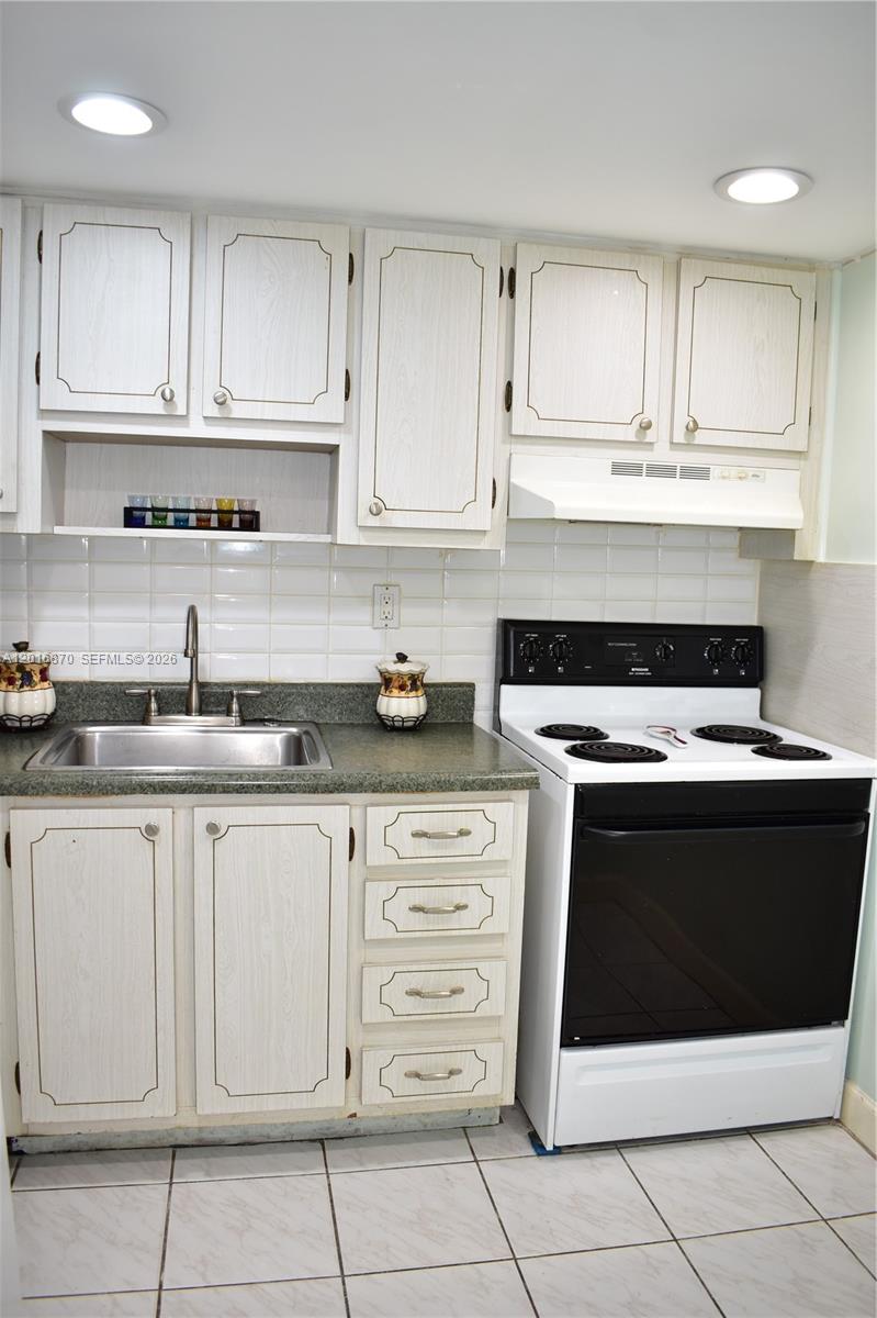 SUNRISE LAKES 76 CONDO - Residential