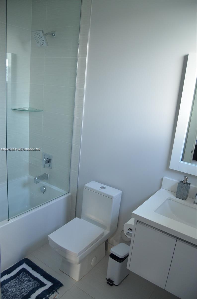 LANDMARK AT DORAL - Residential Lease