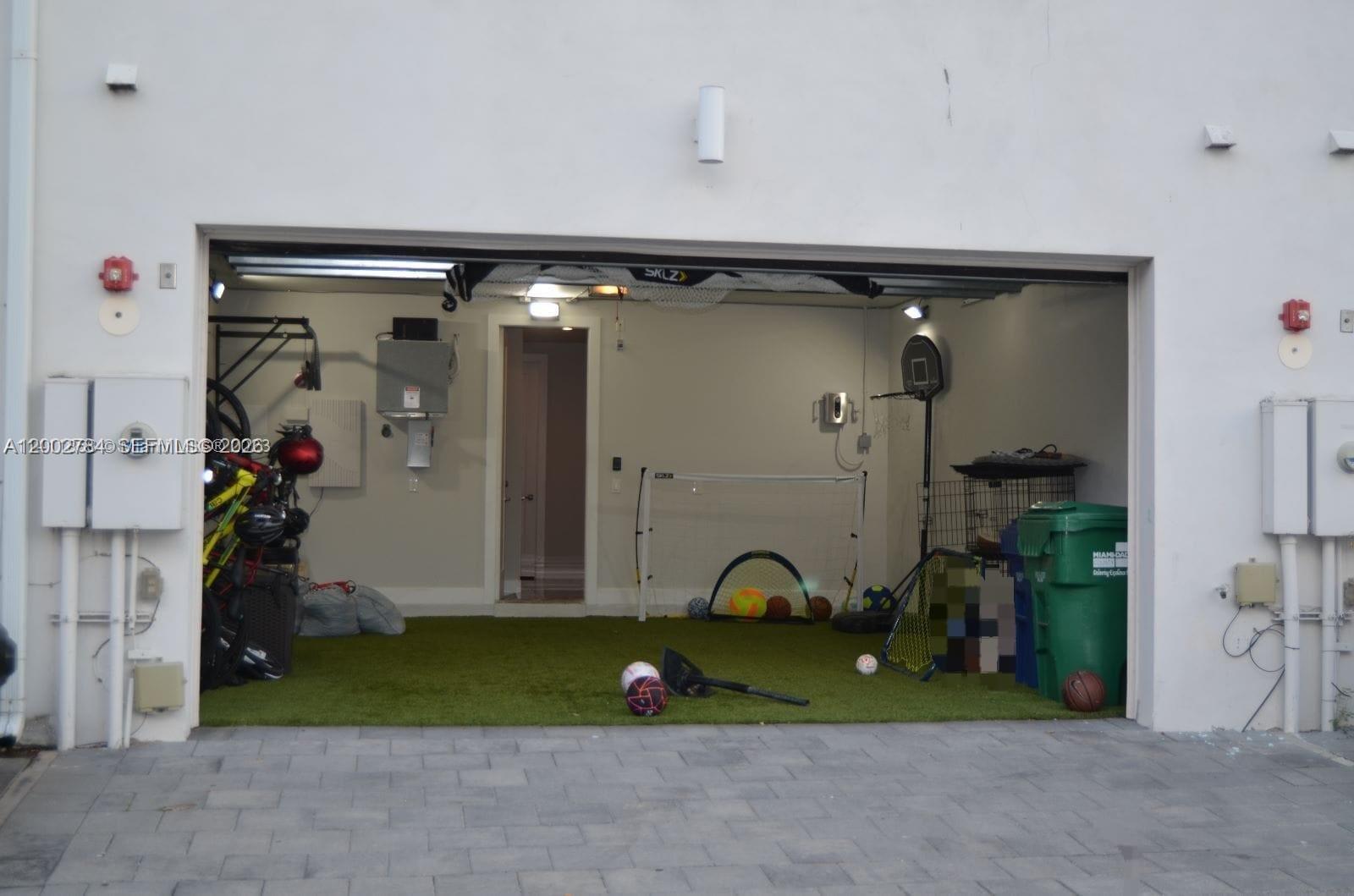 LANDMARK AT DORAL - Residential Lease