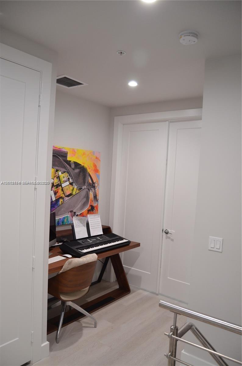 LANDMARK AT DORAL - Residential Lease