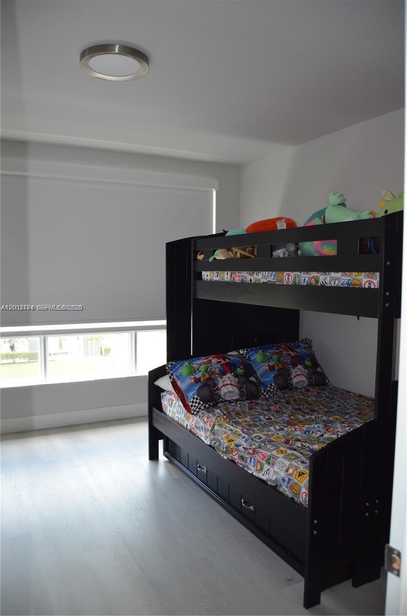 LANDMARK AT DORAL - Residential Lease