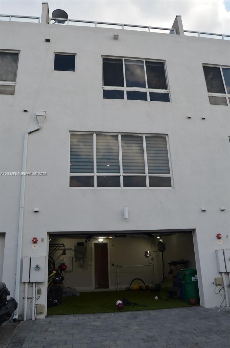 LANDMARK AT DORAL - Residential Lease