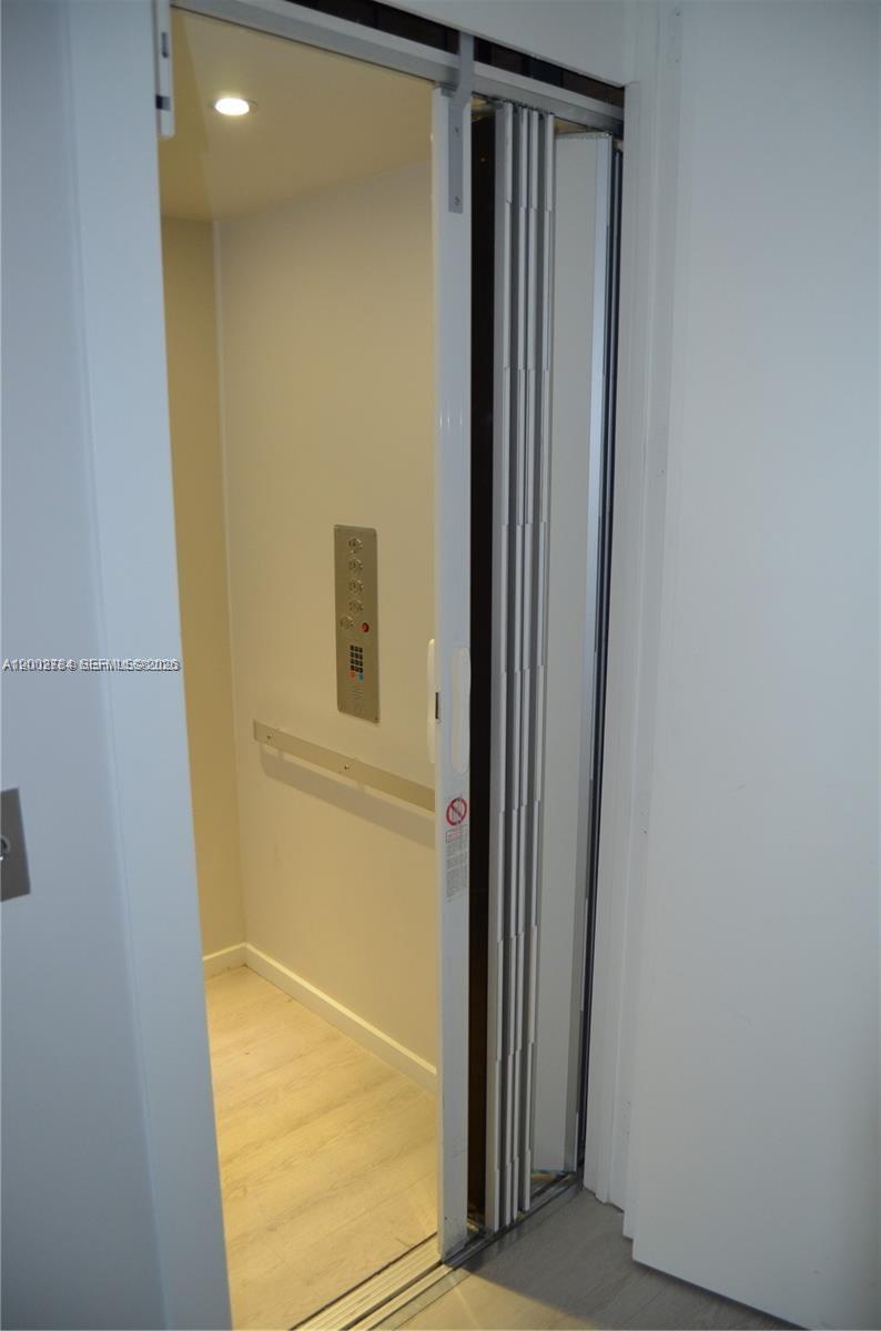 LANDMARK AT DORAL - Residential Lease