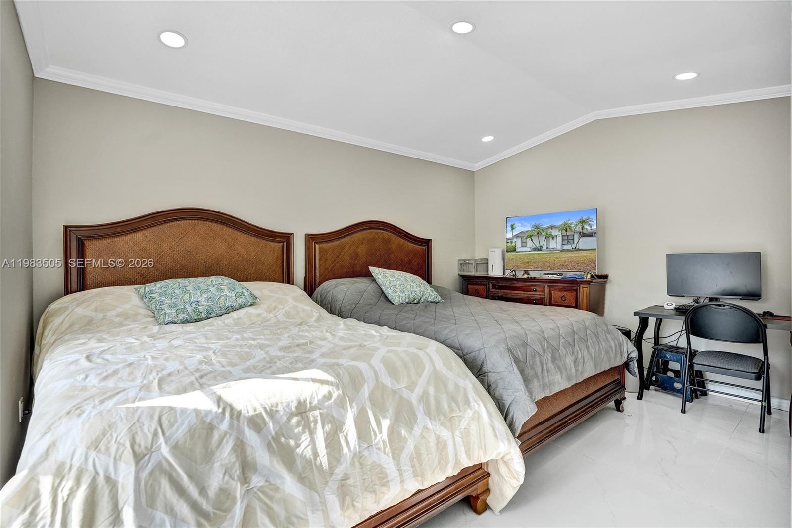 WESTWIND LAKES GARDEN HOM - Residential