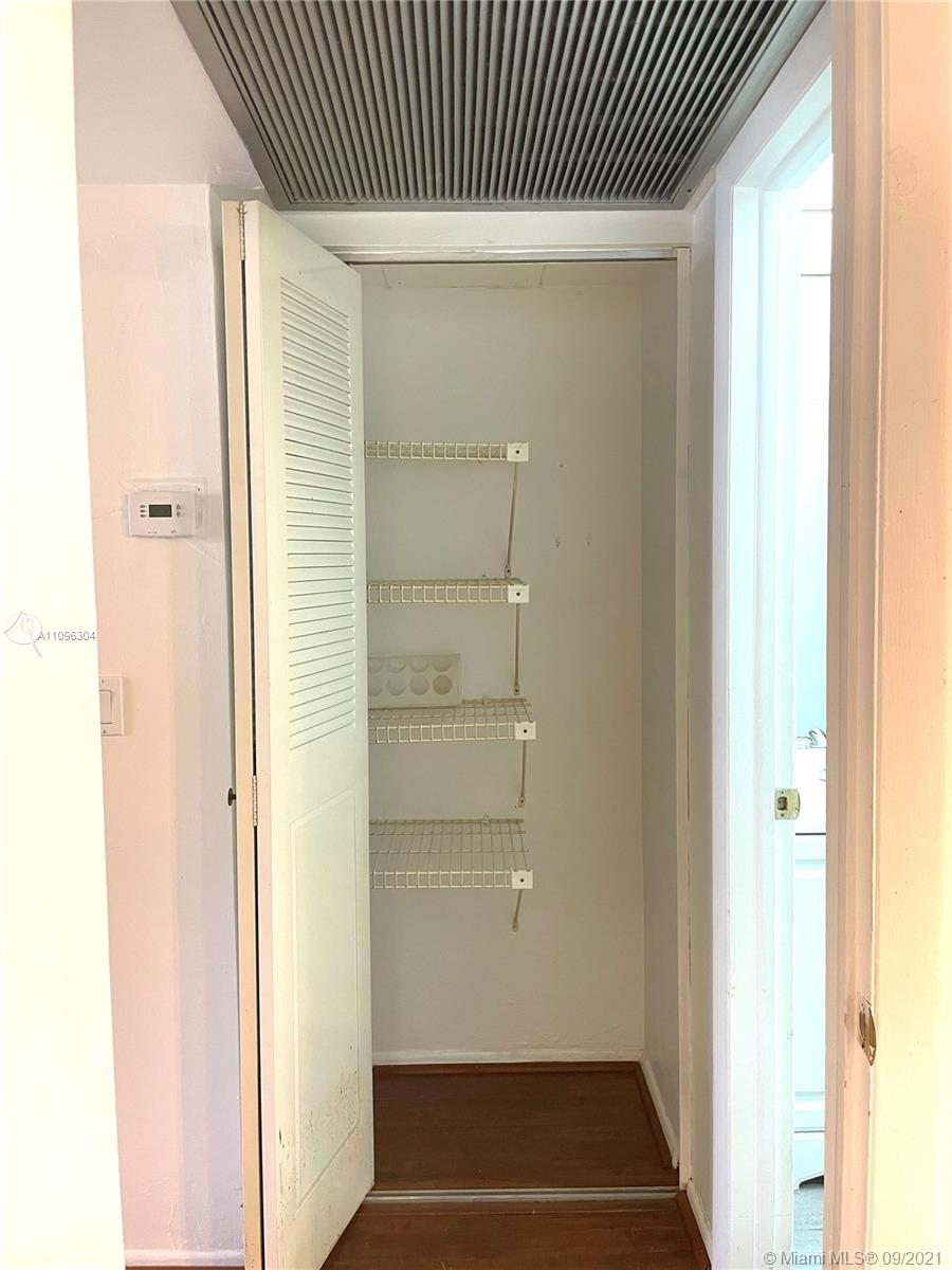 OMEGA 2 CONDO - Residential