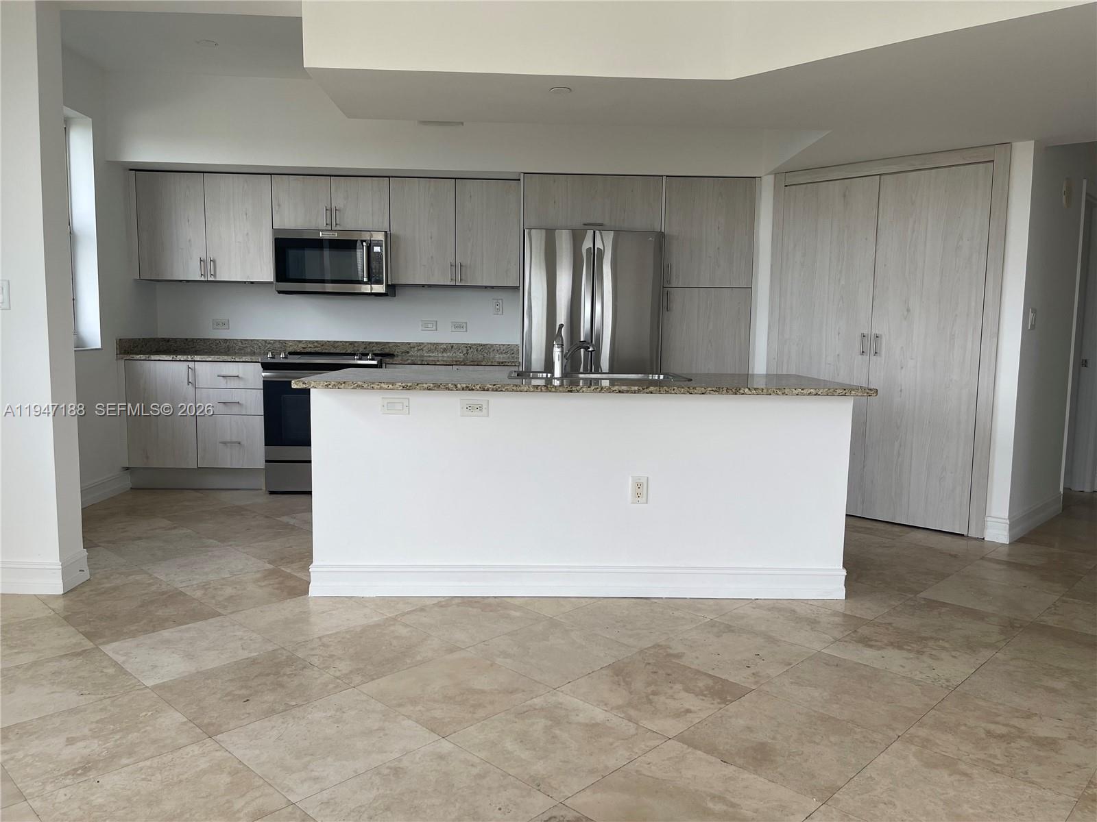 19900 E Country Club Dr 502