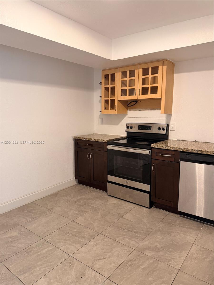 MIRAMAR ISLES SEC 3 - Residential Lease