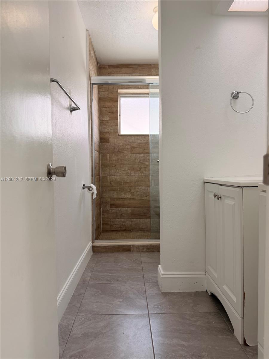 MIRAMAR ISLES SEC 3 - Residential Lease