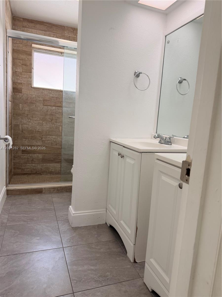 MIRAMAR ISLES SEC 3 - Residential Lease